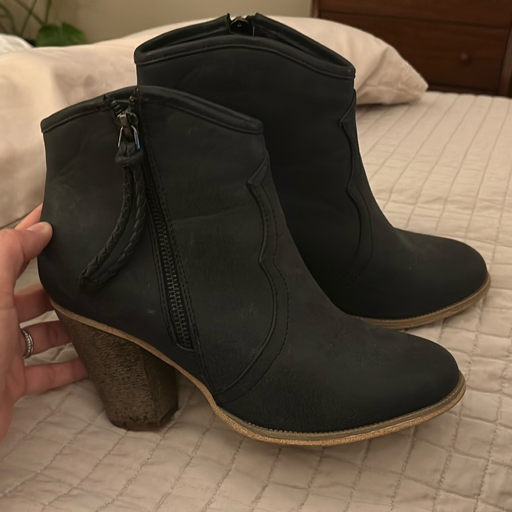 Women’s Cowboy Ankle Boots (Size 8.5–Vegan; soft black)